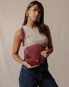 Intaglio CrossBag Burgundy